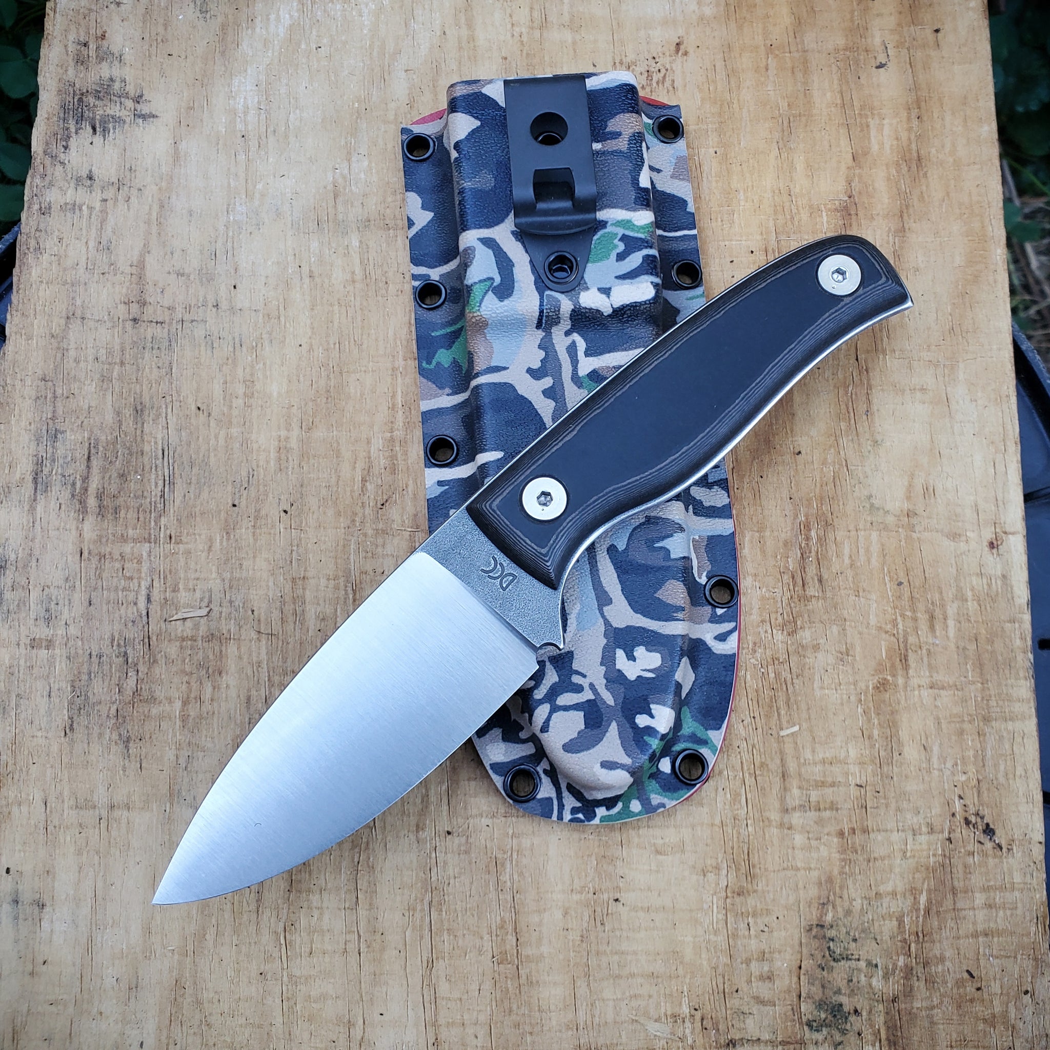Nitro-V Midsize Rascal w/ dual sheaths